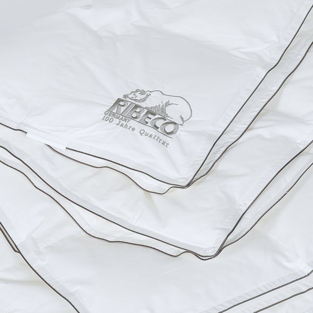 4-Jahreszeitenbett, RIBECO 4-Jahreszeiten Einziehdecke Marie, RIBECO, Füllung: 100% Polyester, Bezug: 100% Baumwolle, Druckknöpfe für ein leichtes Trennen und Zusammenfügen der beiden Decken