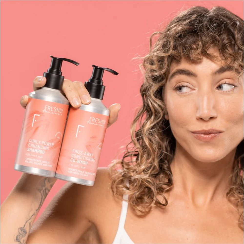Tratamento capilar com condicionador antifrizz - Shampoo suave para definição de cachos