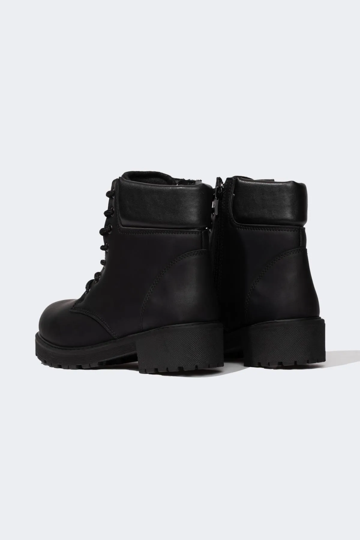 DeFacto  Damen Winterstiefel aus Kunstleder mit Schnürung und Reißverschluss, dicke Sohle, B0931ax23au