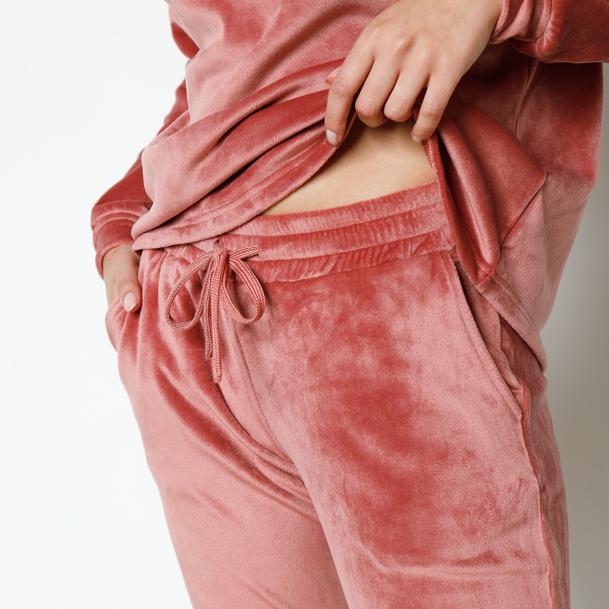 Pyjama velours stretch manches longues col boutonné