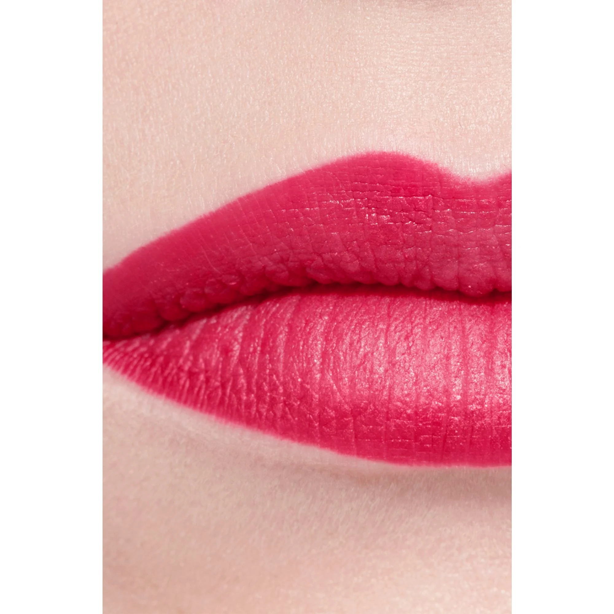 ROUGE ALLURE VELVET - EL LABIAL LUMINOSO Y TERCIOPELOSO