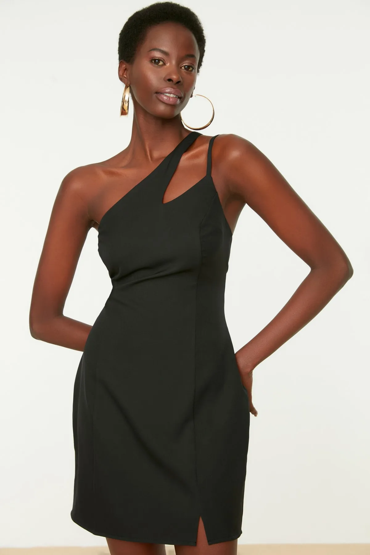Trendyol Collection  Schwarzes, tailliertes, gewebtes Abendkleid TPRSS22EL1652