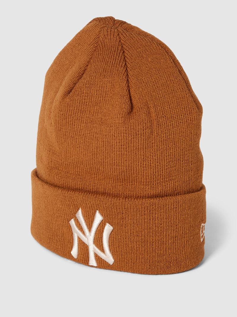 Beanie mit Label-Detail in camel