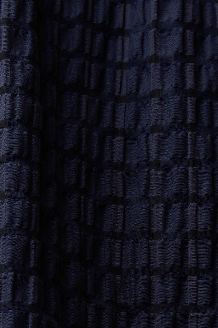 Strukturiertes Minikleid mit Volantsaum