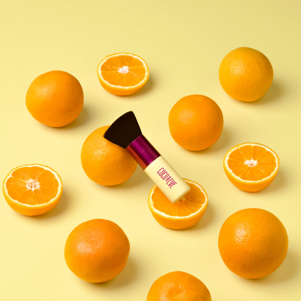 coco & eve Sunny Honey Deluxe Vegan Kabuki Brush Pinceau Kabuki