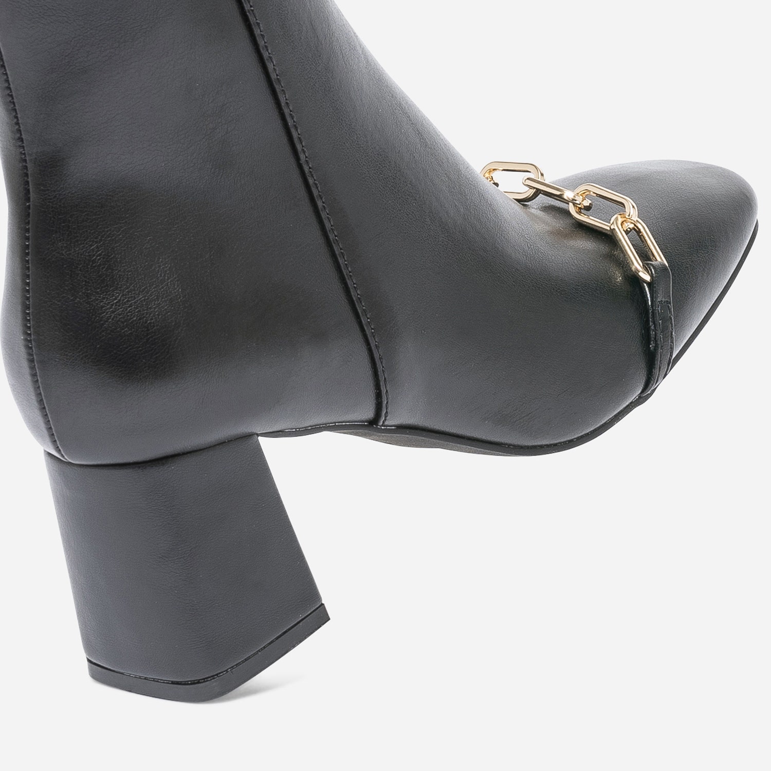 Boots noir avec chaînette métal