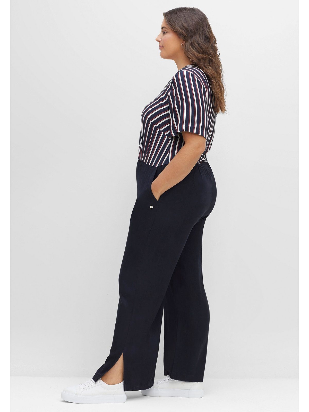 Sheego Jumpsuit Große Größen aus fließender Viskose