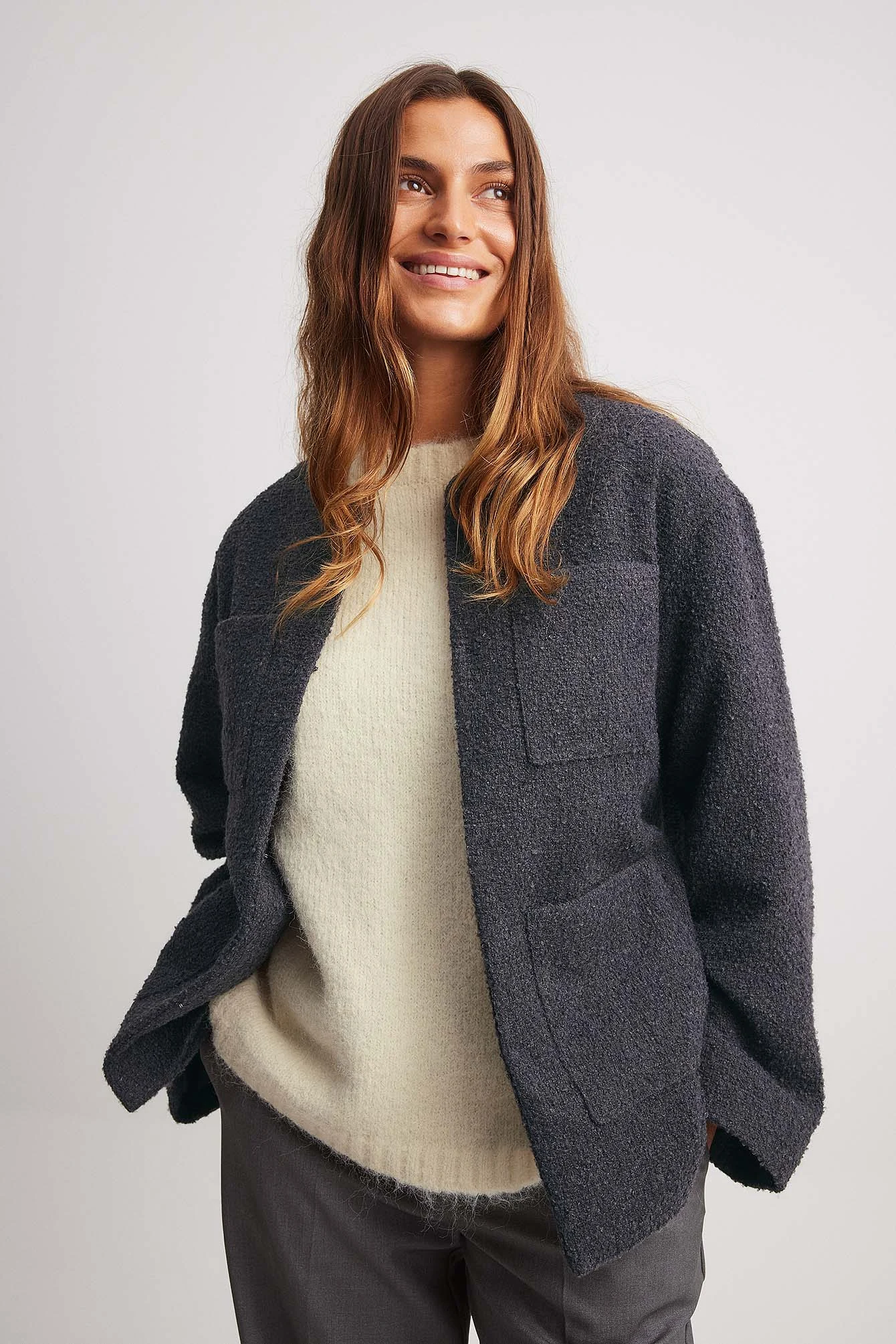 Kurze Jacke mit Taschendetail