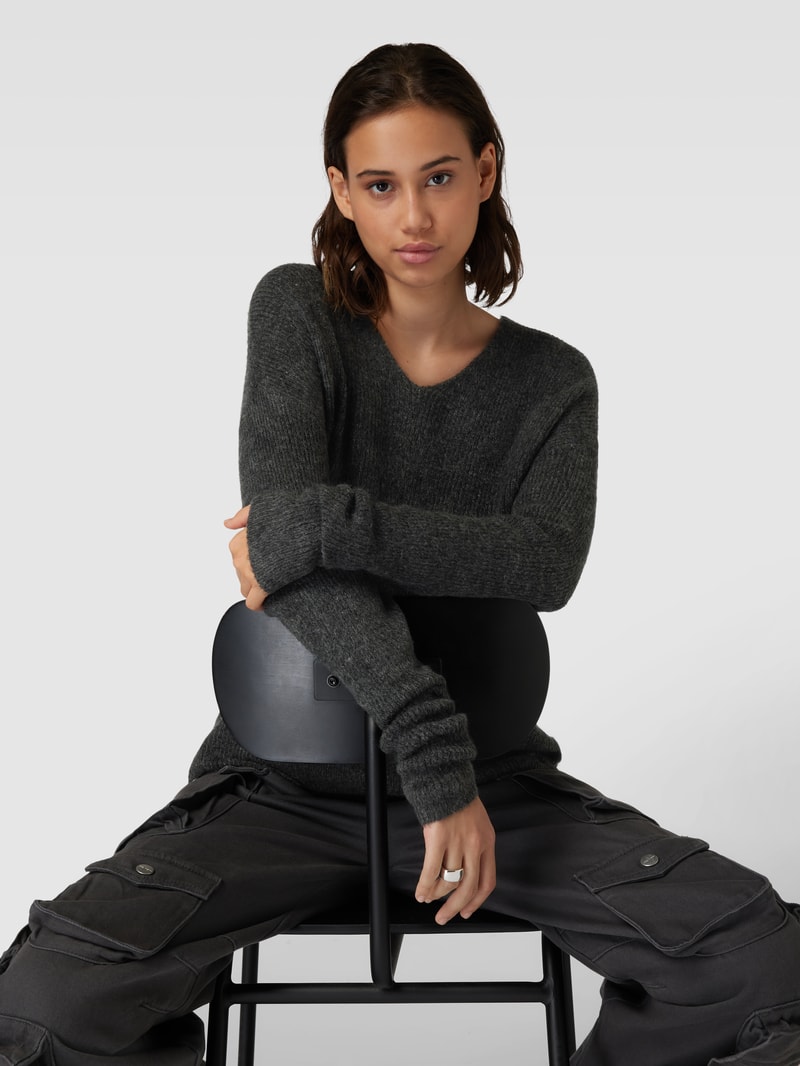 Strickpullover mit V-Ausschnitt Modell 'CAMILLA' in anthrazit meliert