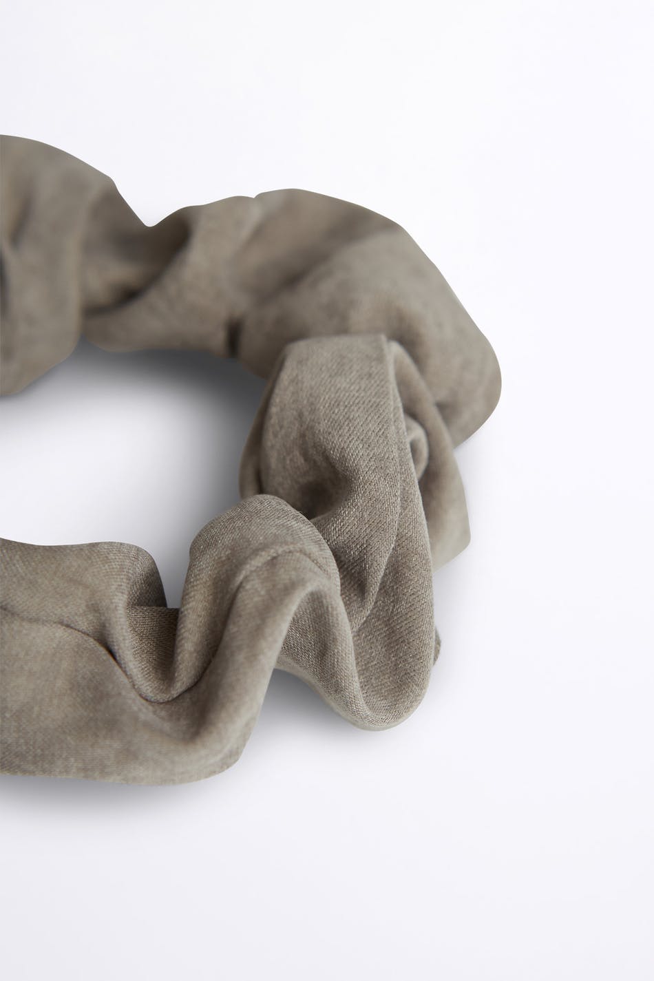 Dina scrunchie