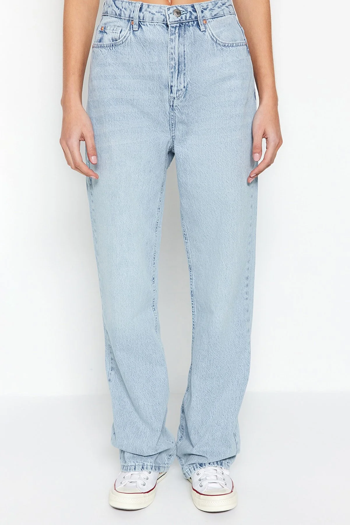 Trendyol Collection  Blaue gerade Jeans mit hoher Taille TWOSS22JE0242