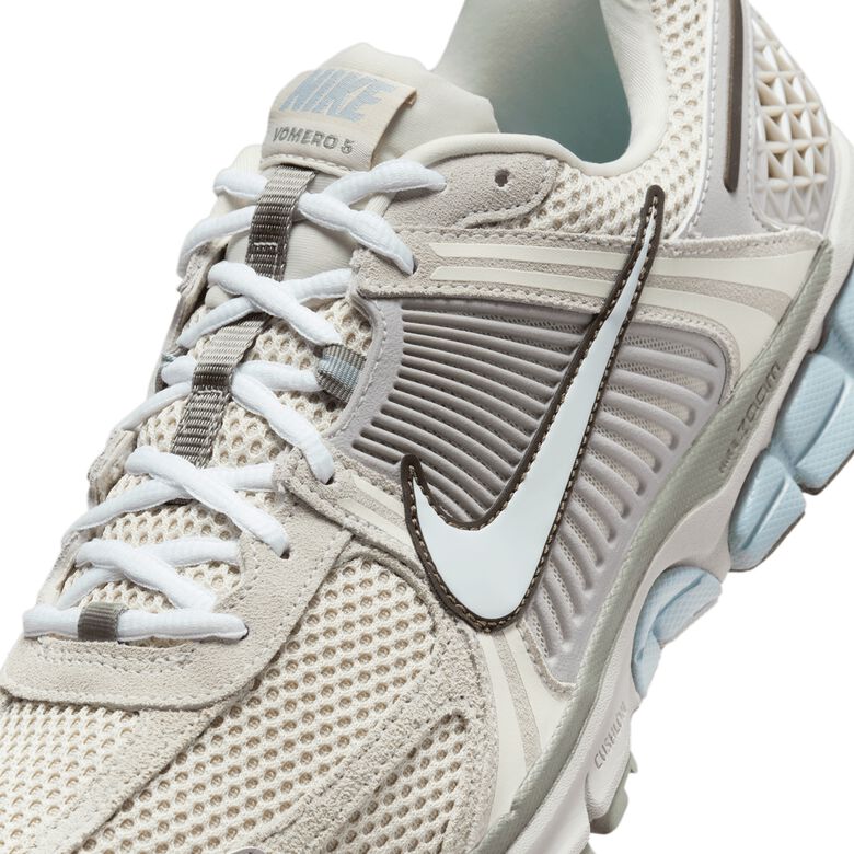 NIKE Zoom Vomero 5 