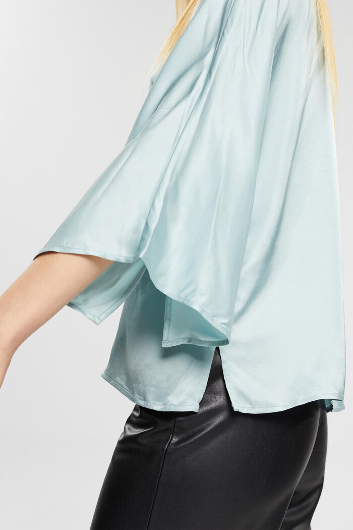 Satinbluse mit Stehkragen