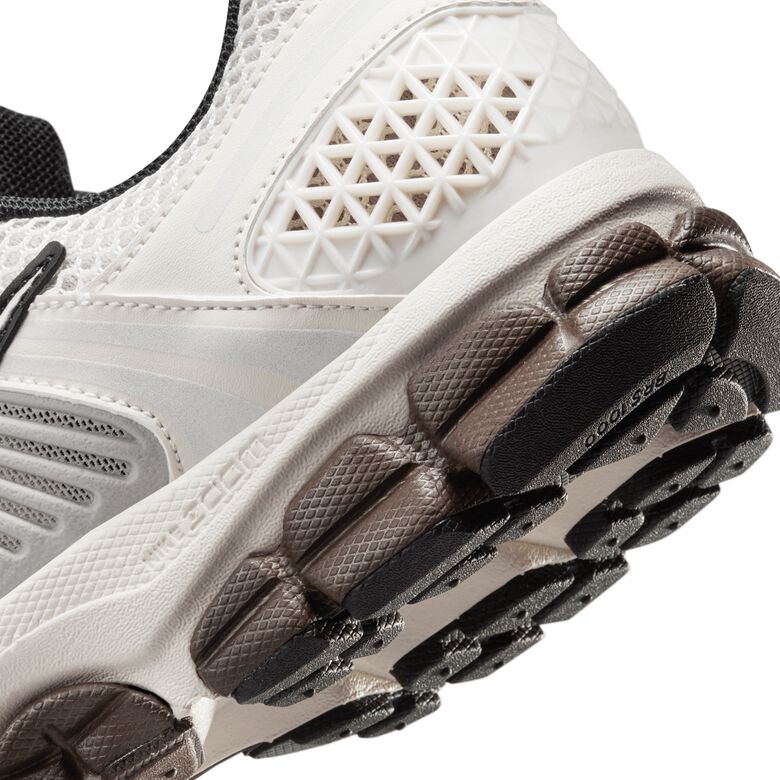 NIKE Zoom Vomero 5 phantom/mtlc platinum-lt iron ore