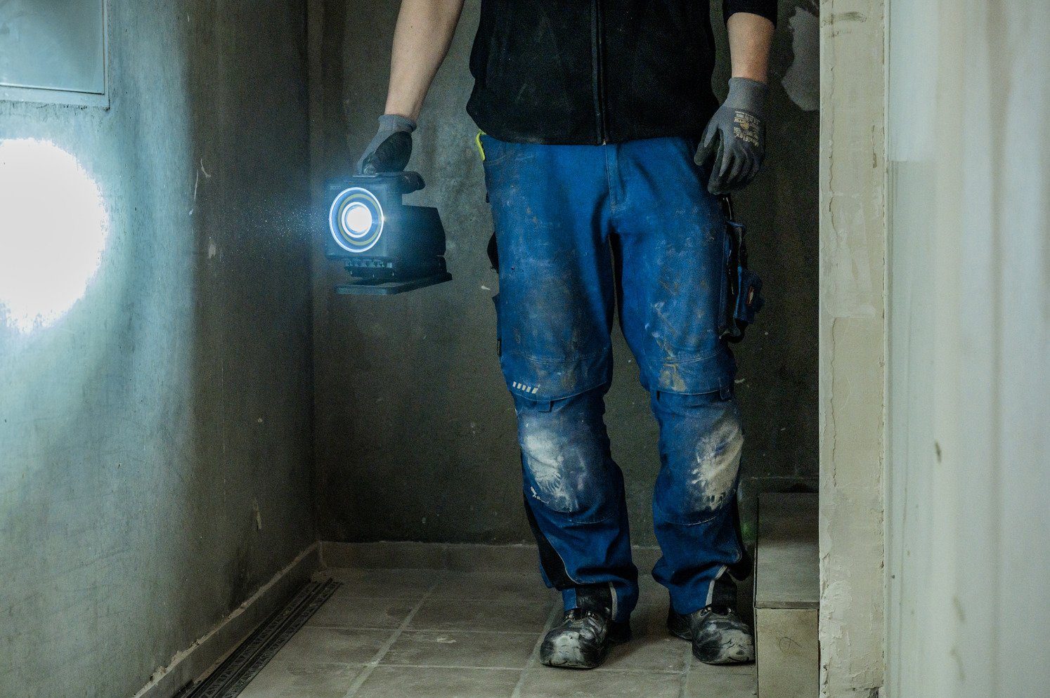 Brennenstuhl LED Baustrahler Multi Battery LED Akku Handscheinwerfer HL 3000, LED fest integriert, kompatibel mit 18V Akkus 11 verschiedener Hersteller