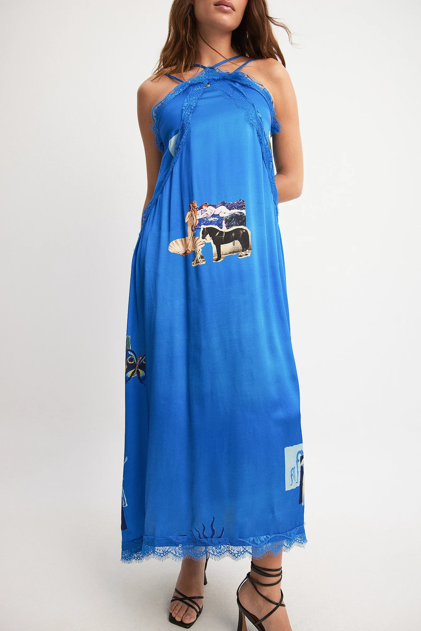 Kleid mit Collage und Spitzendetail