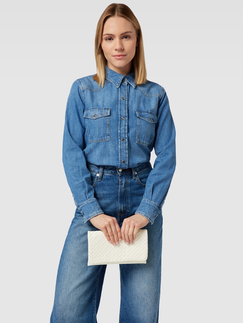Clutch mit strukturierter Oberfläche Modell 'LEDER PIUMA' in ecru