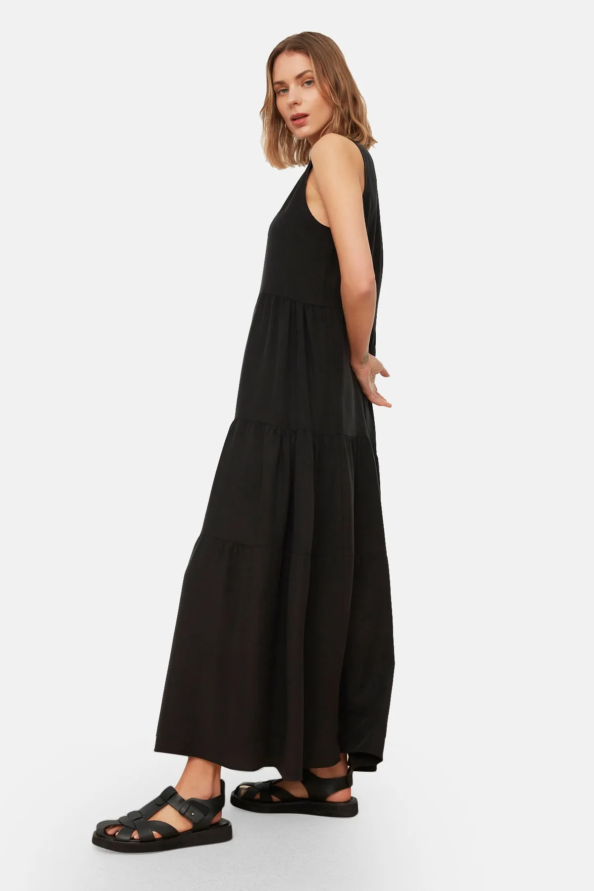 Trendyol Collection  Schwarzes, gerade geschnittenes, ärmelloses Midi-Webkleid TWOSS20EL1954