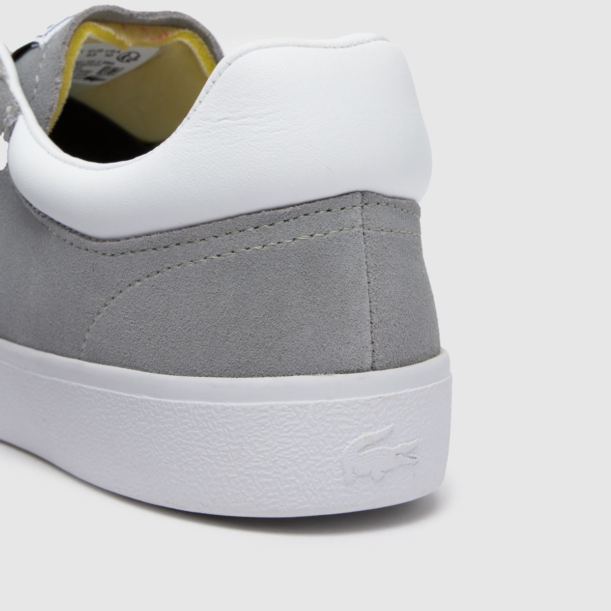 Lacoste – Baseshot-sneakers i vitt och grått