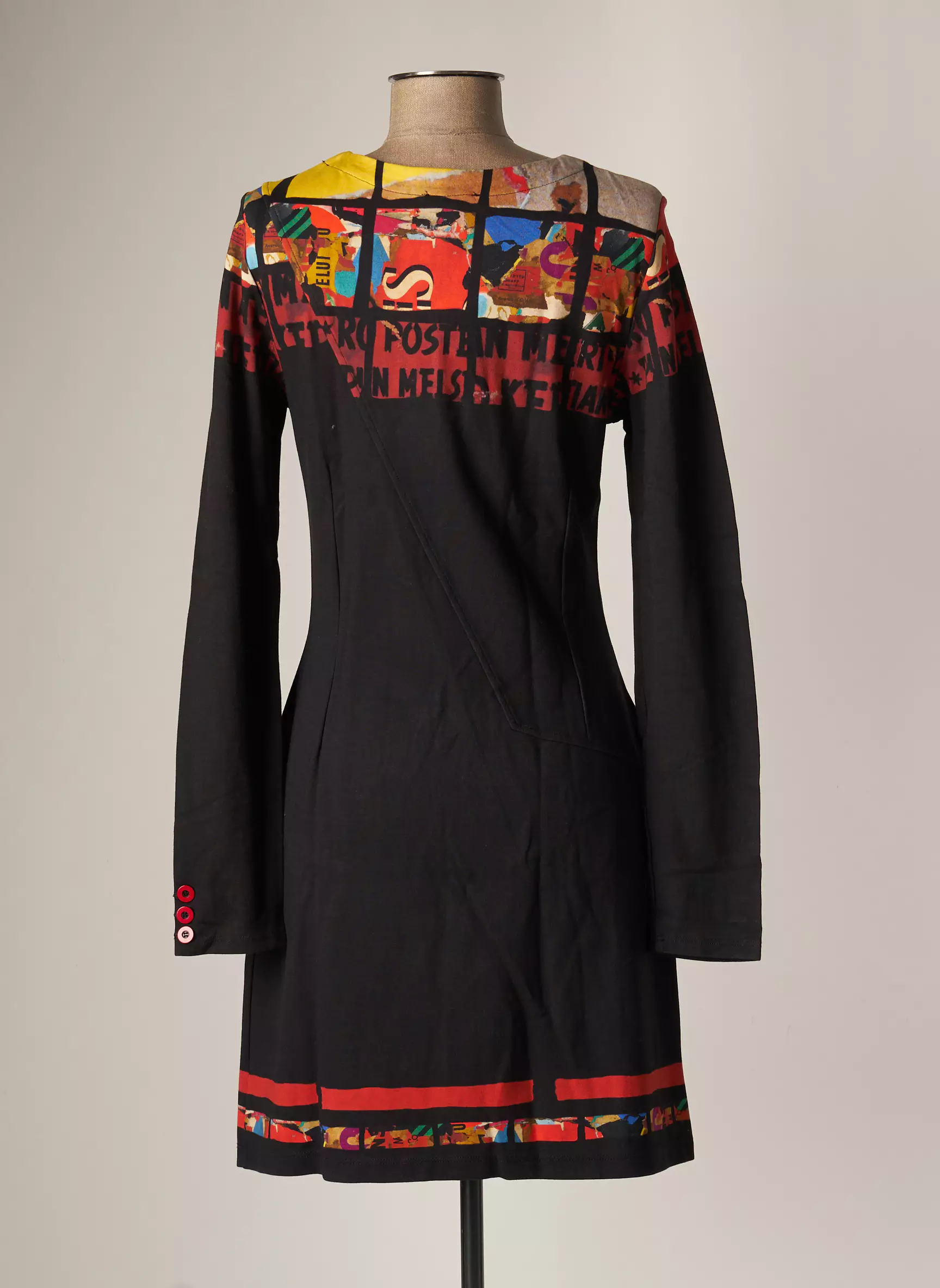 Aventures Des Toiles Robes Courtes Femme couleur noir