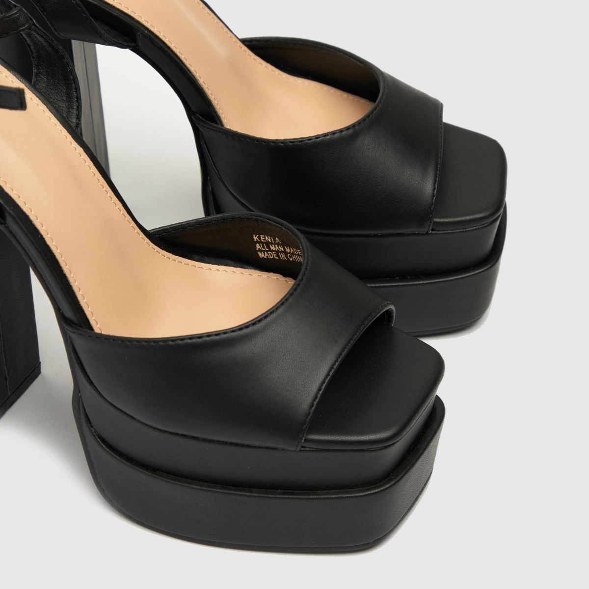 Schuh Shay – Svarta högklackade platåskor