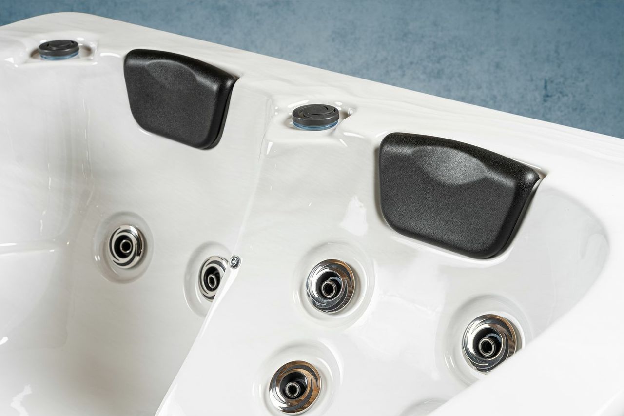 PureHaven American Outdoor-Whirlpool 210x160 cm für 3 Personen mit 33 Massagedüsen Heizung LEDs Thermoabdeckung Farbe Sterling Silber/Grau
