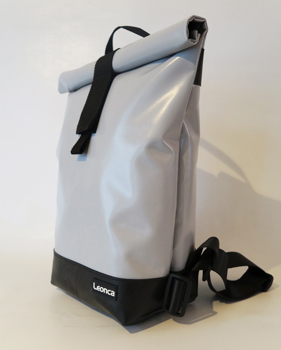 LEONCA Handtaschen grau Rollrucksack LKW-Plane Hellgrau L