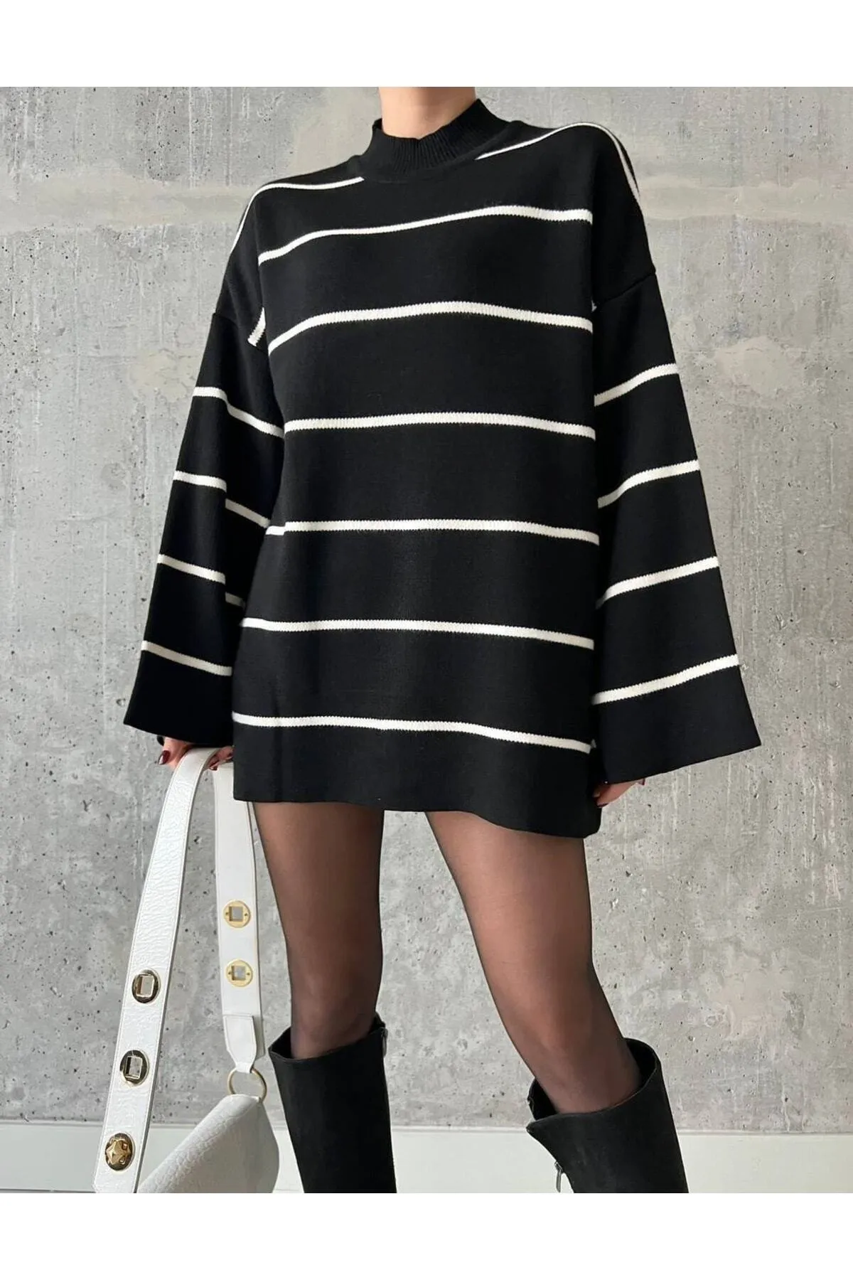 KUPAKIZI  Schwarze Damen-Pullover-Tunika mit hohem Kragen und Oversize-Modell