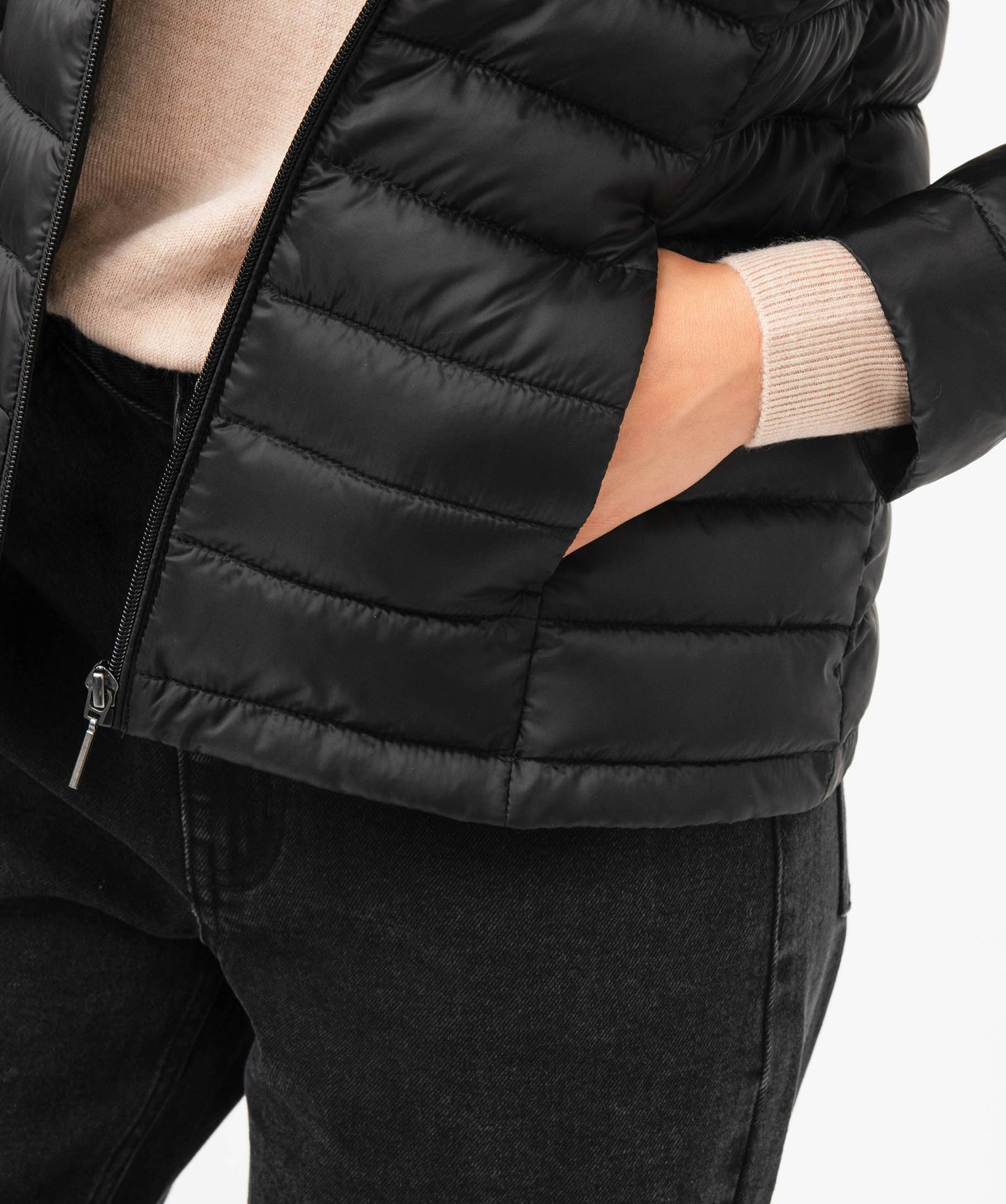 Doudoune à capuche rembourrage fin femme avec pochette noir | GEMO