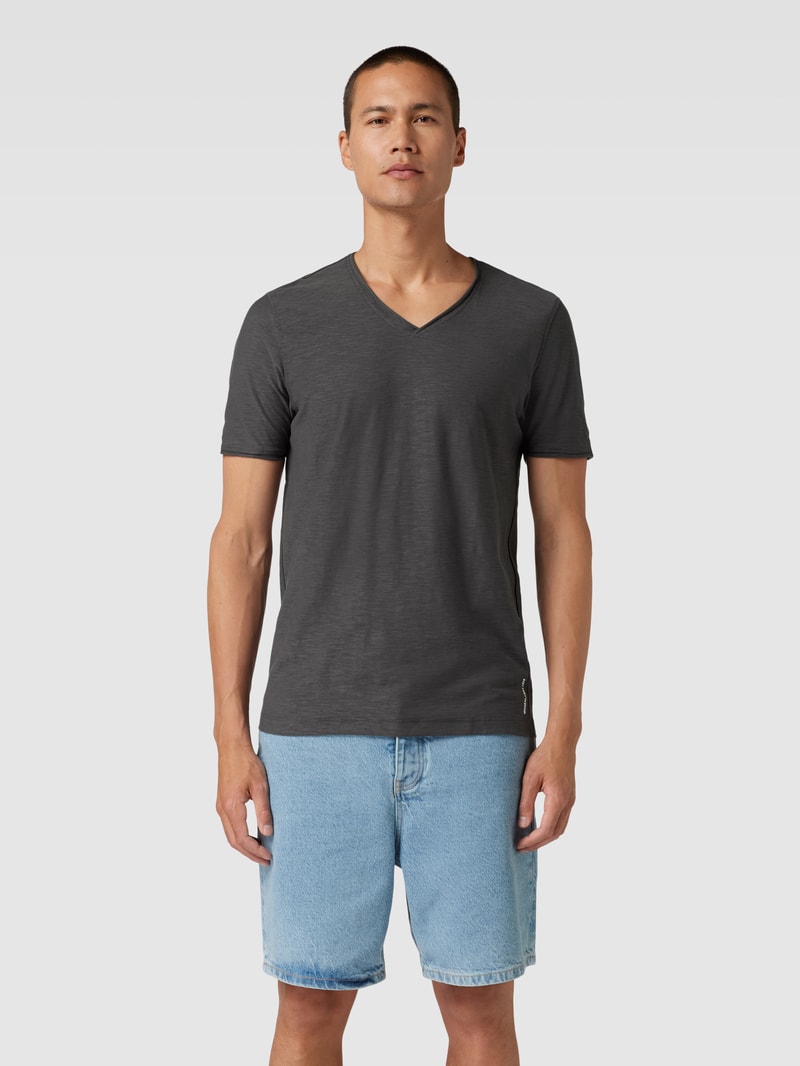 Regular Fit T-Shirt aus Baumwolle mit V-Ausschnitt in dunkelgrau