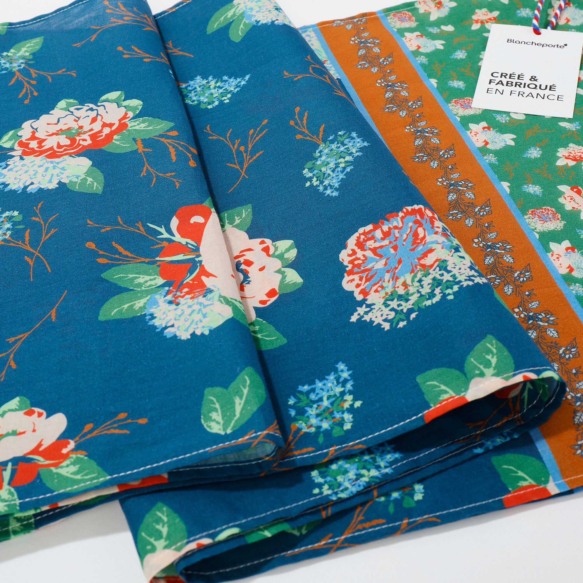 Foulard fabriqué en France imprimé fleurs bleu/vert, 198 x 38 cm