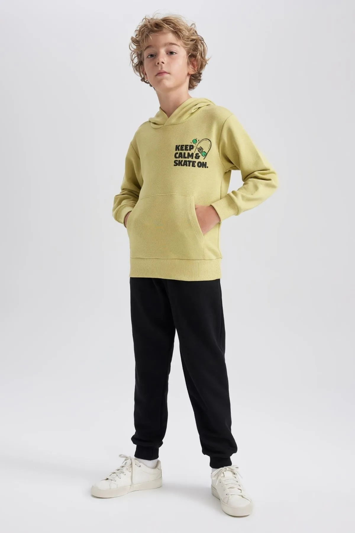 DeFacto  Bedrucktes Kapuzensweatshirt für Jungen A8597a823au