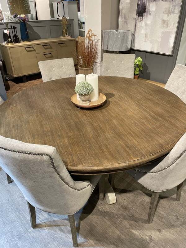 Round Table