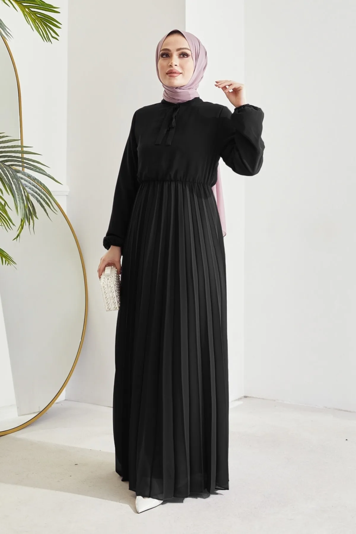 InStyle  Plissiertes Limelda-Hijab-Kleid aus Chiffon – Schwarz