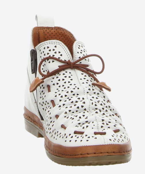 MANITU Klassische Slipper weiss Bei diesem formschönen Schuh der Marke M