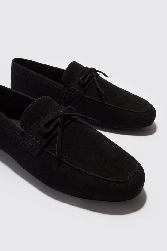 Schuhe aus Wildlederimitat