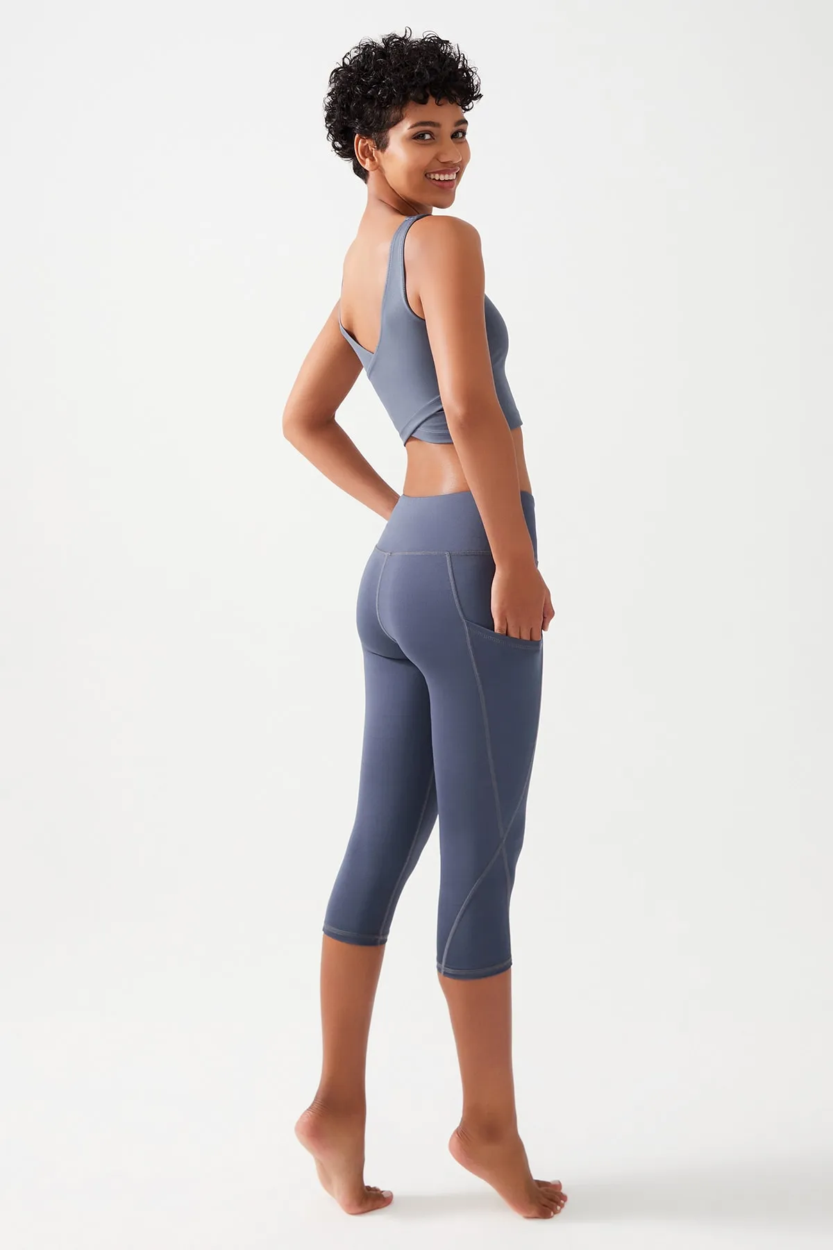 LOS OJOS  Anthrazitfarbene Capri-Leggings mit hoher Taille und schmaler doppelter Tasche unterhalb des Knies