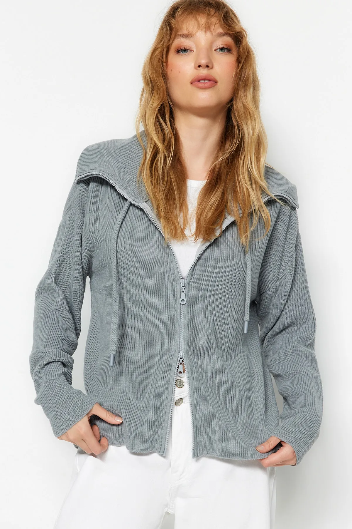 Trendyol Collection  Grauer Strickcardigan mit Reißverschlussdetail TWOAW23HI00189
