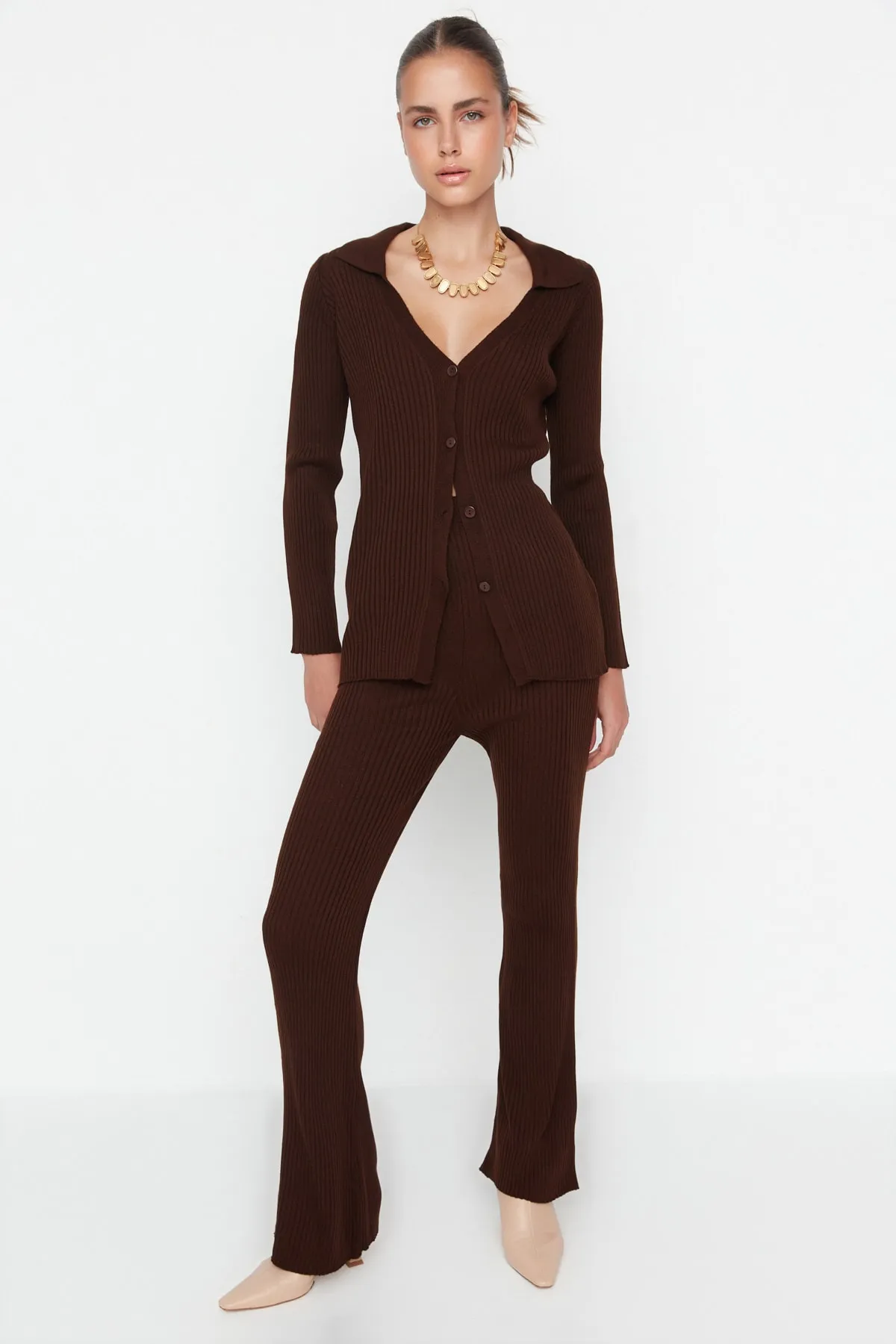 Trendyol Collection  Bitter Brown Basic Strickoberteil und -unterteil-Set mit Polokragen TWOAW23AU00007