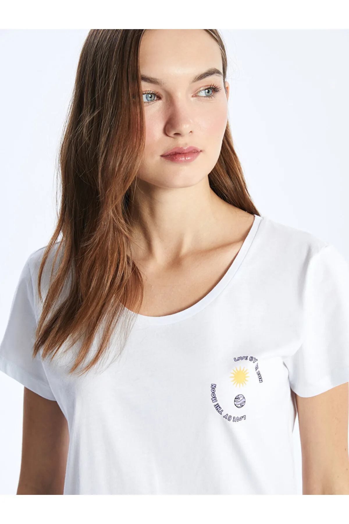 LC Waikiki  Bedrucktes Kurzarm-Damenpyjama-Set mit Rundhalsausschnitt und Shorts