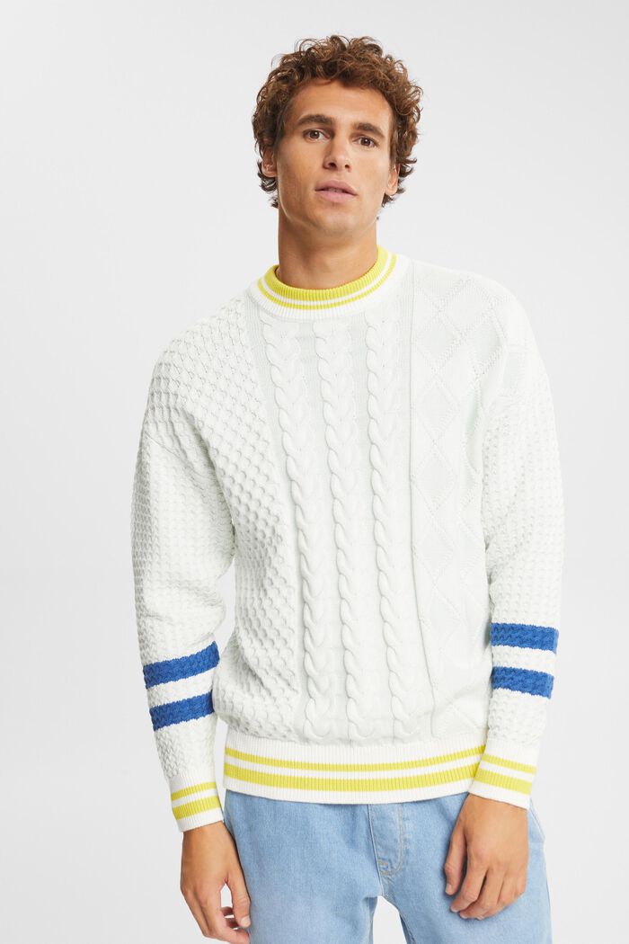 Pullover mit Strickmuster