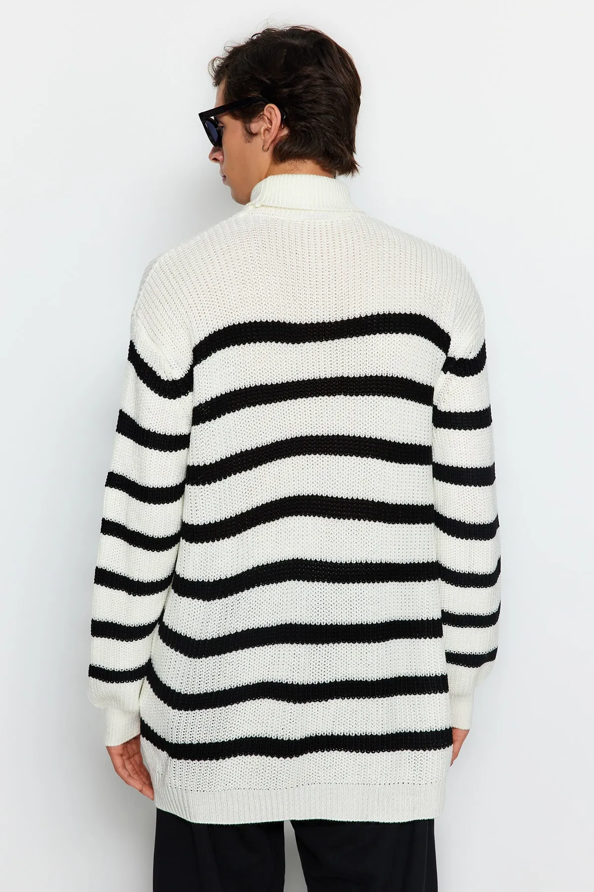 Trendyol Collection  Ecru Unisex Oversize Fit Wide Fit gestreifter Strickpullover TMNAW24KZ00017