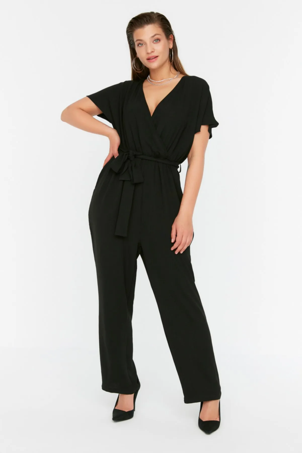 Trendyol Curve  Schwarzer Overall mit Gürtel TBSSS22TU0160