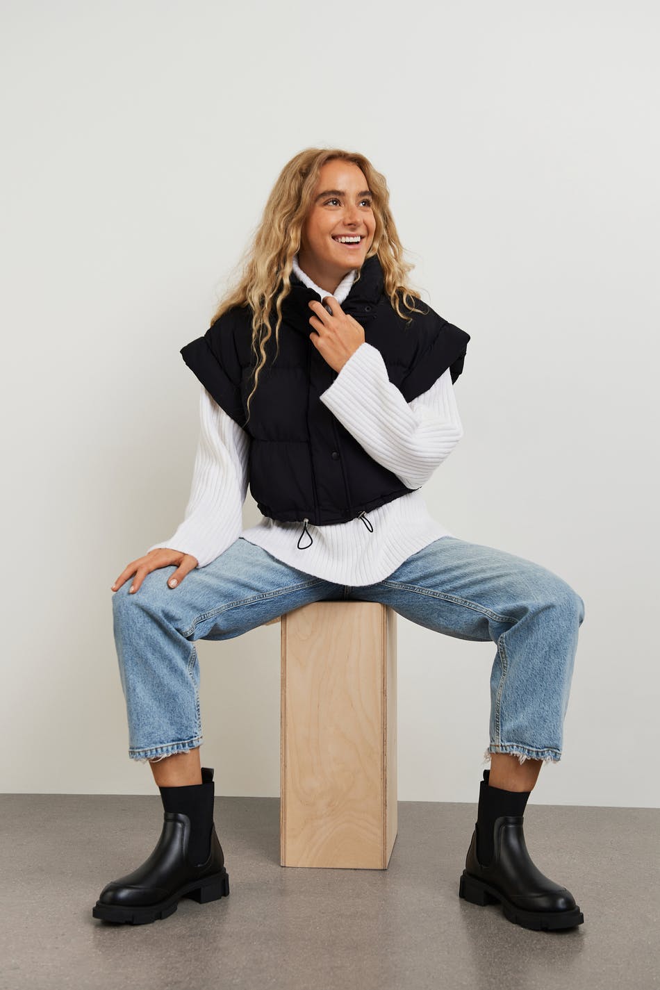 Lola cropped vest
