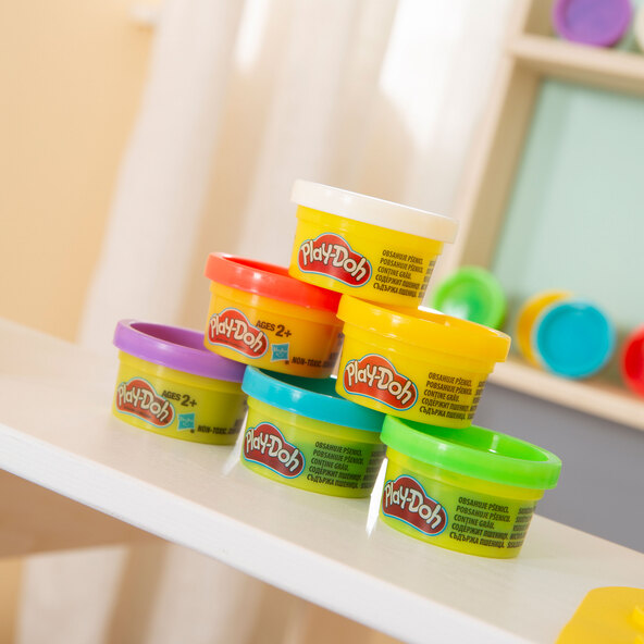 Kreativer Spieltisch, roba x Play-Doh, inklusive Knete und Zubehör