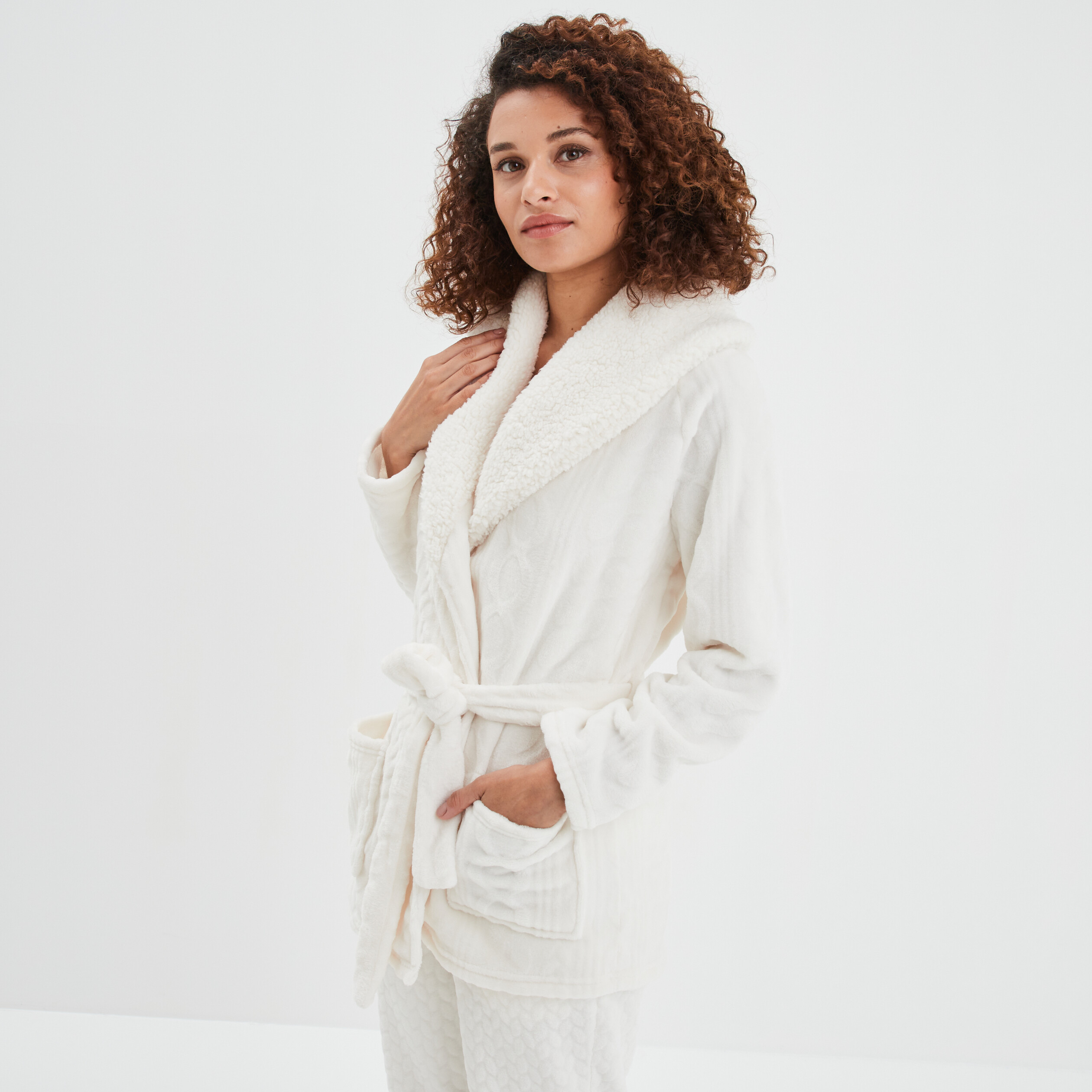 Peignoir pilou ceinturé blanc femme | La Halle