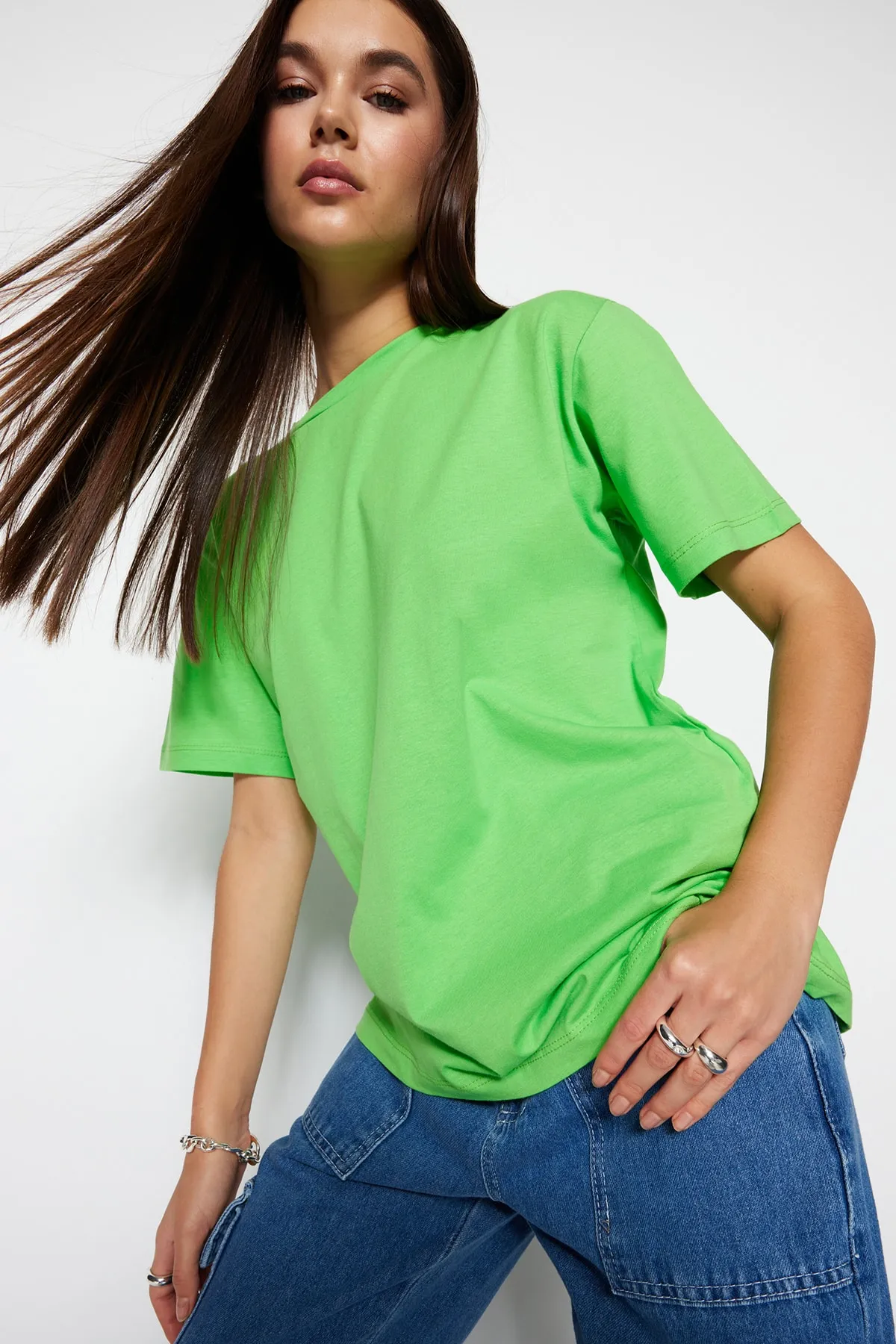 Trendyol Collection  Grünes, übergroßes/weites Strick-T-Shirt mit Rundhalsausschnitt aus 100 % Baumwolle TWOSS20TS0134