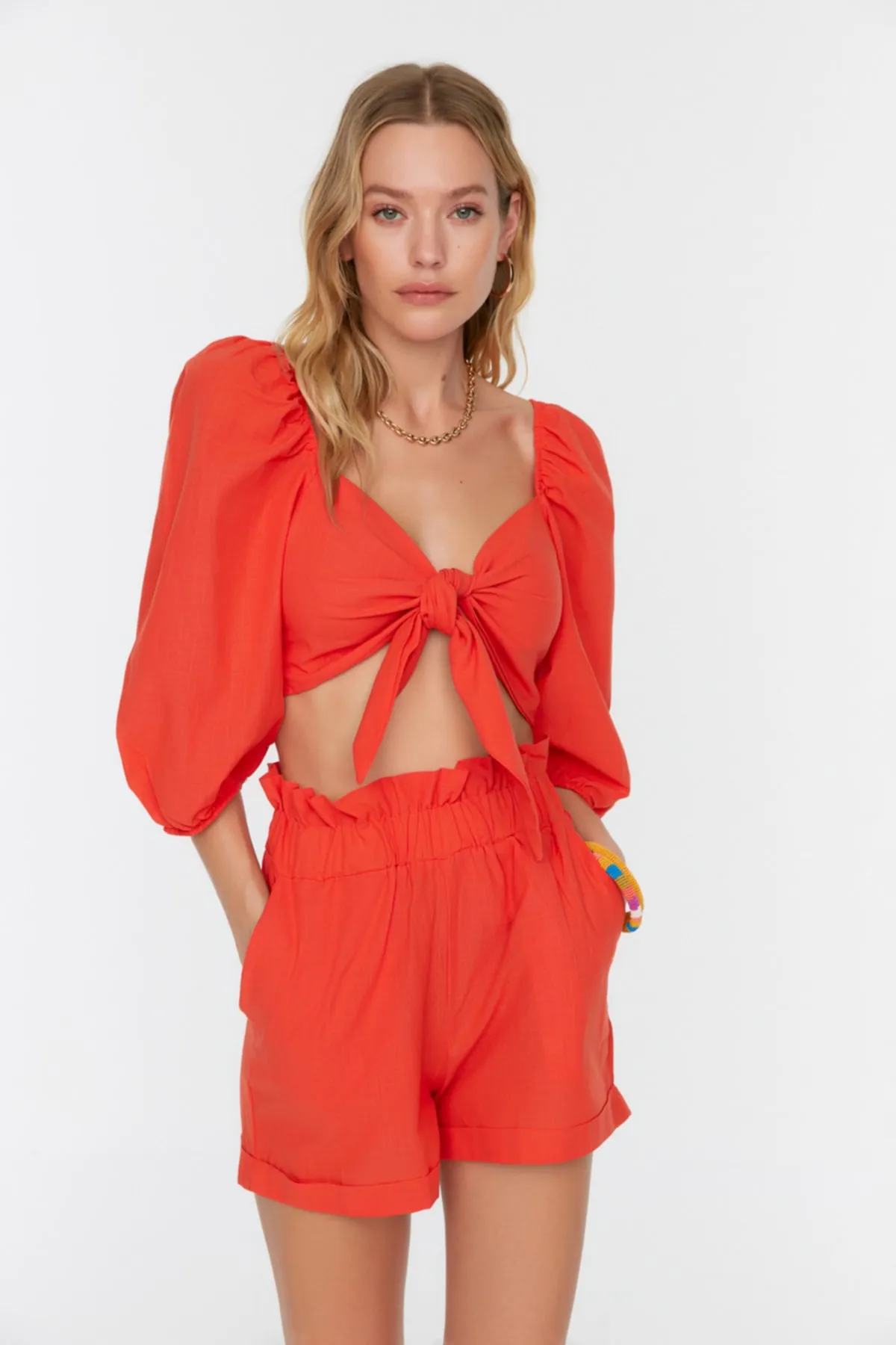 Trendyol Collection  Rotes Strand-Unterteil-Top-Set mit Krawattendetails TBESS21AU0166