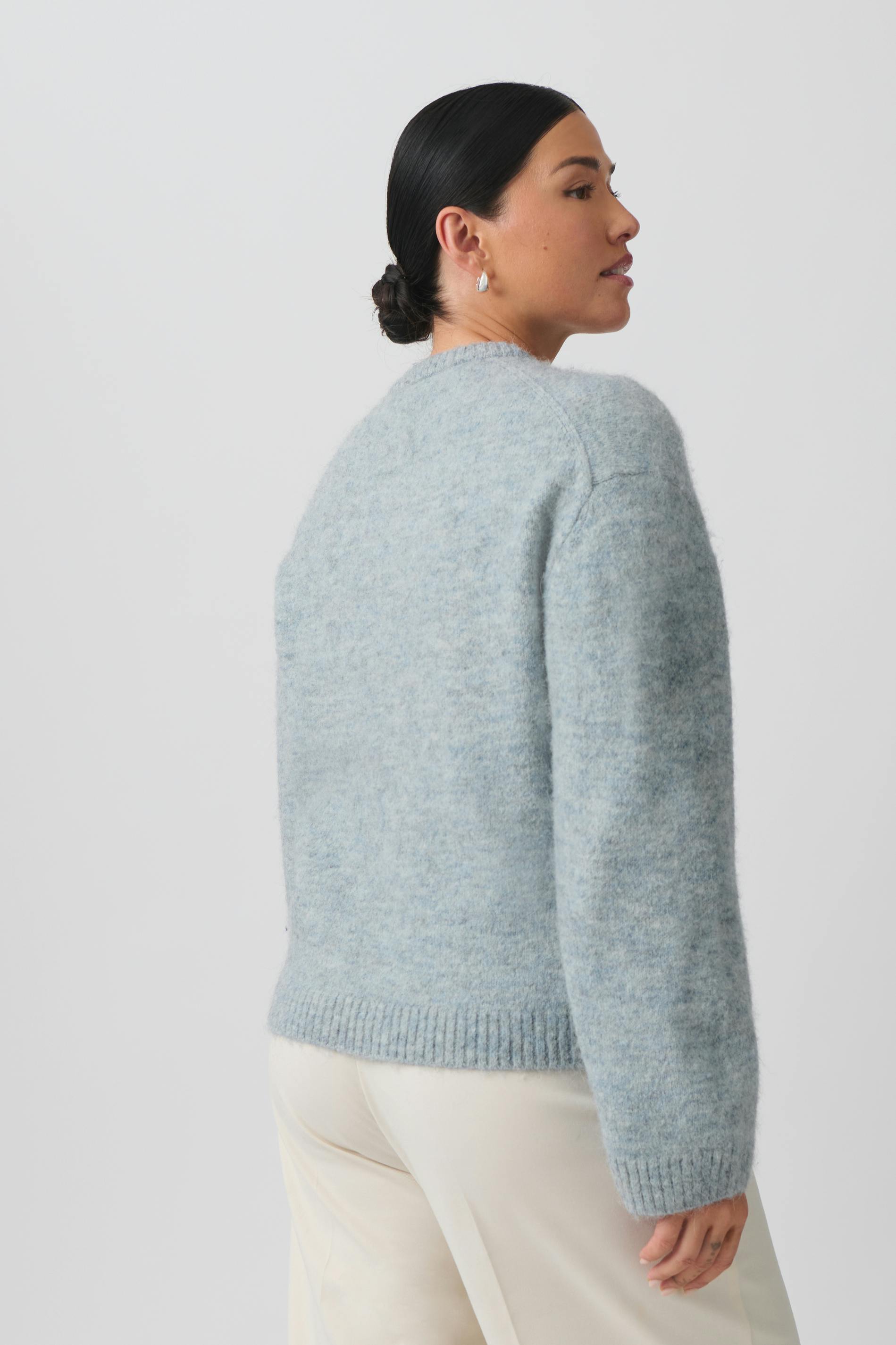 Crew neck knitted sweater
