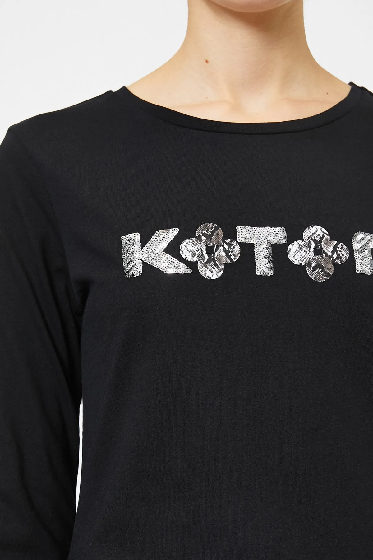 Koton  Schwarzes Damen-T-Shirt 9YAP13395EK